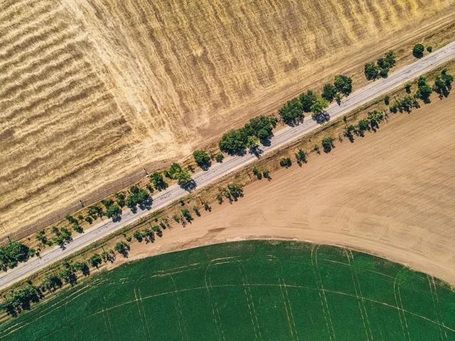 Drónnal készített légifotó mezőgazdasági parcellákról fotogrammetriai feldolgozáshoz